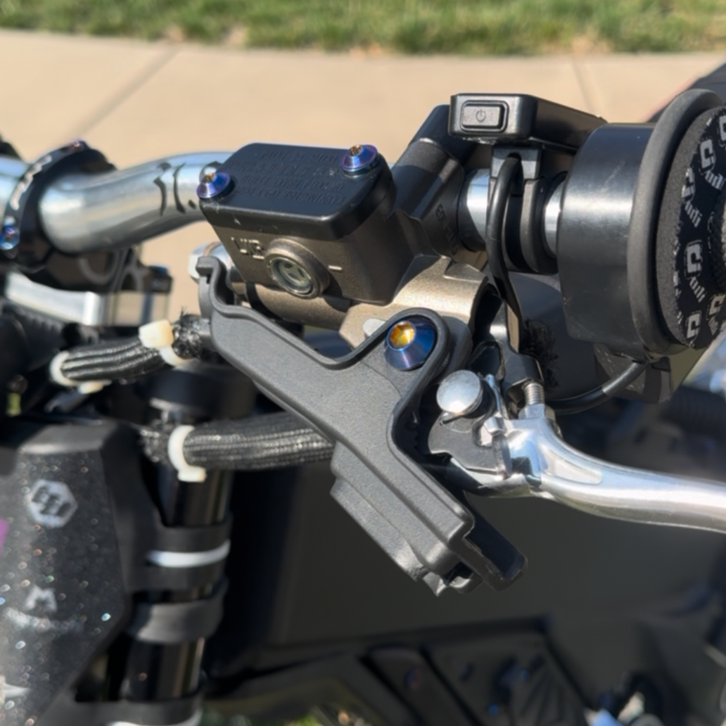 Titanium ultrabee brake lever pivot bolt